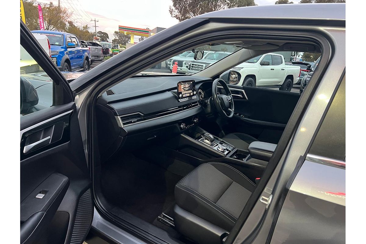 2023 Mitsubishi Outlander ES ZM