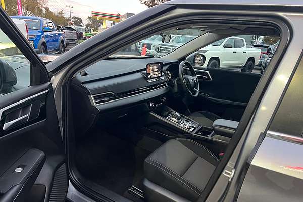 2023 Mitsubishi Outlander ES ZM
