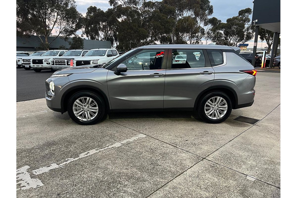2023 Mitsubishi Outlander ES ZM