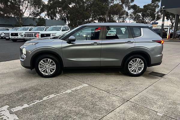 2023 Mitsubishi Outlander ES ZM