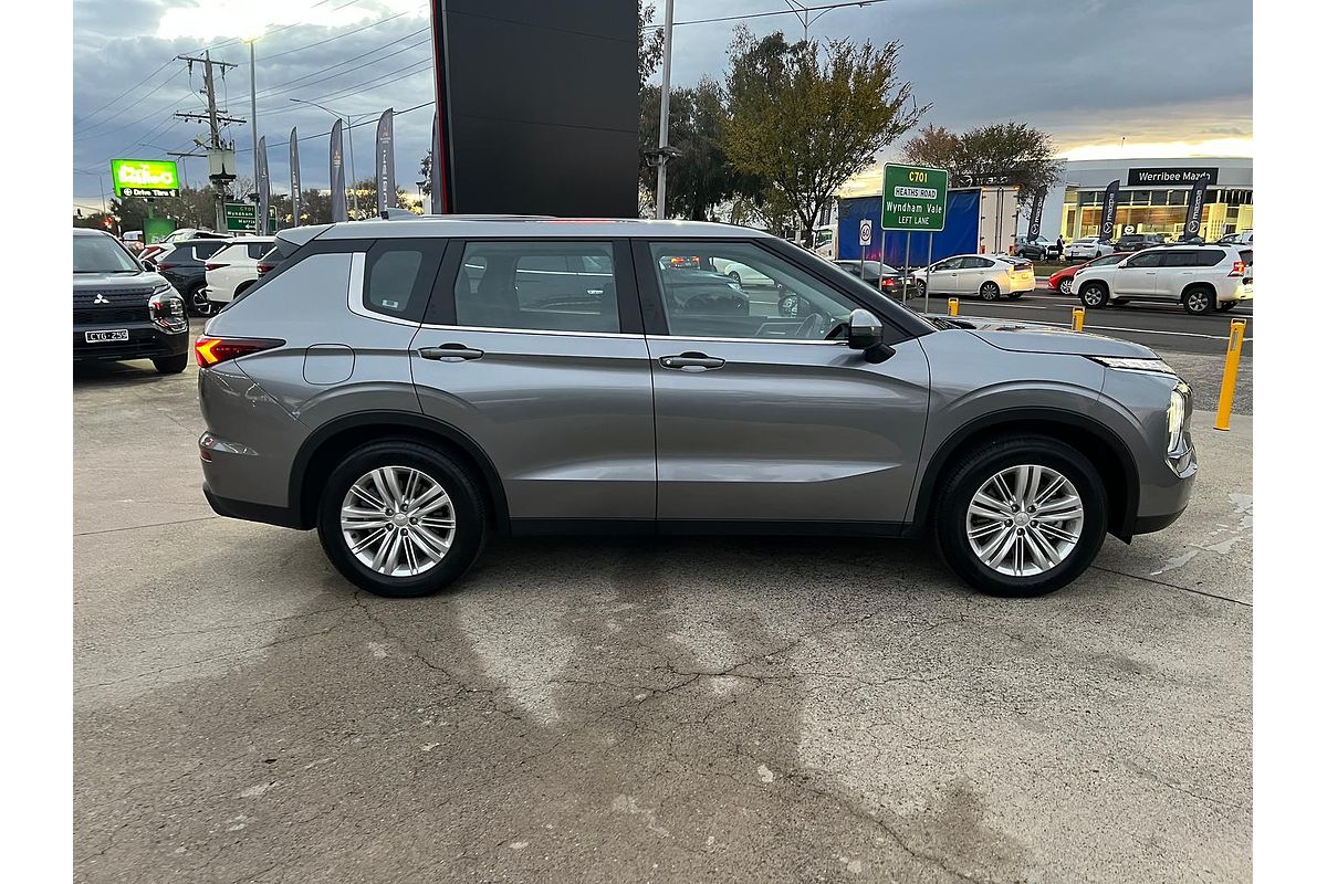 2023 Mitsubishi Outlander ES ZM