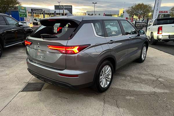 2023 Mitsubishi Outlander ES ZM
