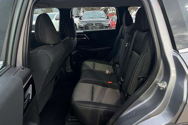 2023 Mitsubishi Outlander ES ZM