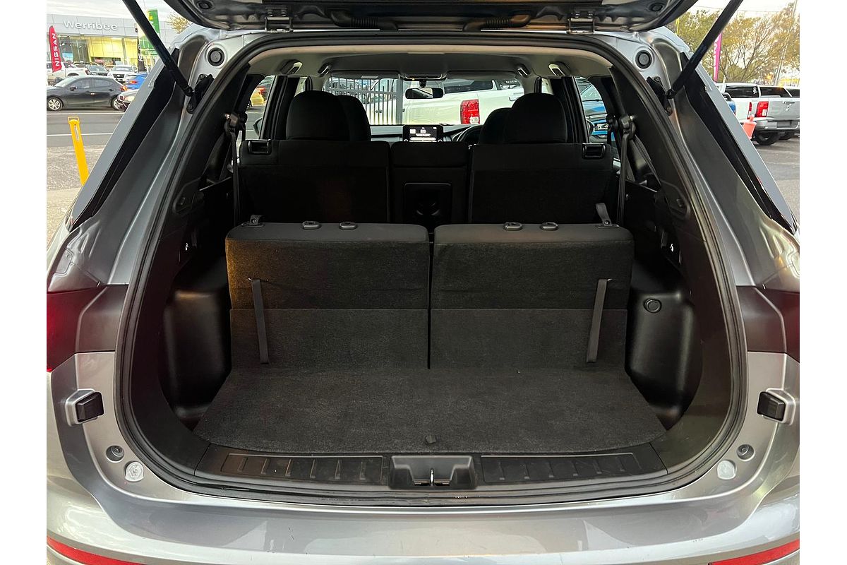 2023 Mitsubishi Outlander ES ZM