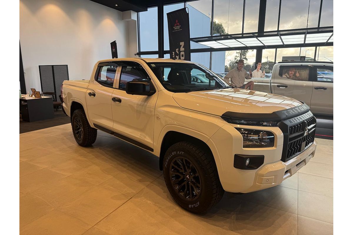 2025 Mitsubishi Triton GLX MV 4X4
