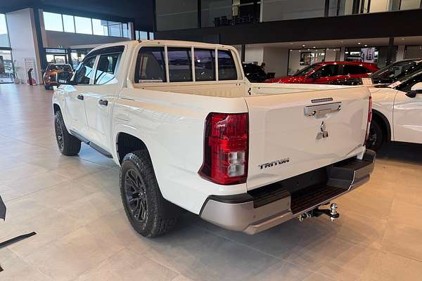 2025 Mitsubishi Triton GLX MV 4X4