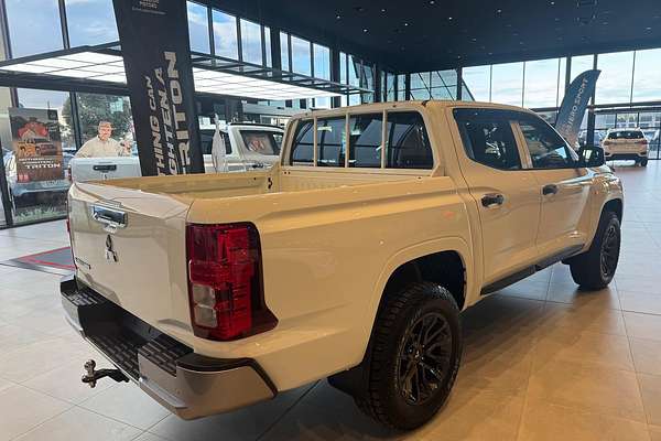 2025 Mitsubishi Triton GLX MV 4X4