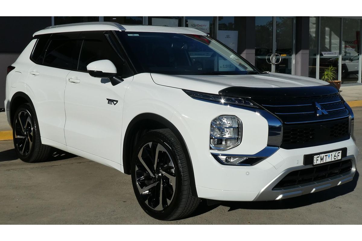 2024 Mitsubishi Outlander PHEV Exceed ZM