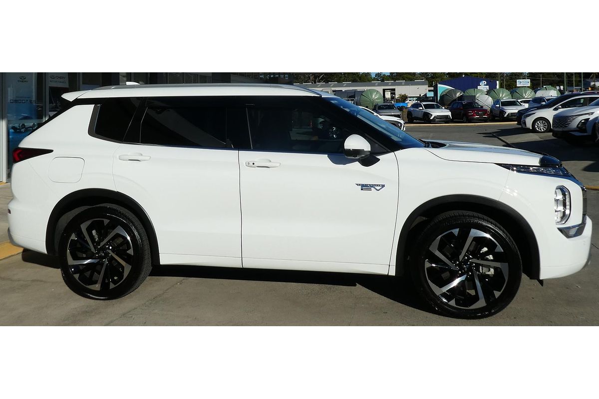 2024 Mitsubishi Outlander PHEV Exceed ZM