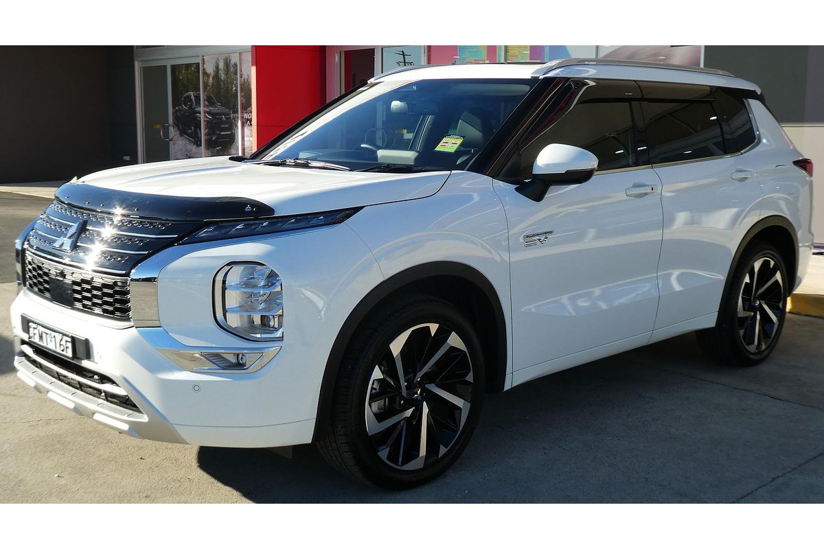2024 Mitsubishi Outlander PHEV Exceed ZM