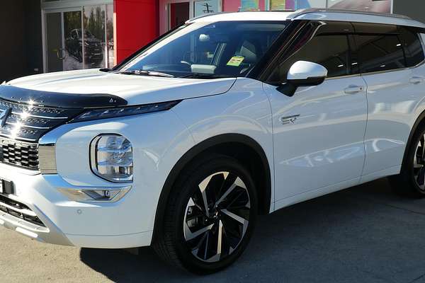 2024 Mitsubishi Outlander PHEV Exceed ZM