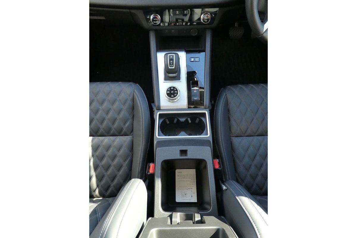 2024 Mitsubishi Outlander PHEV Exceed ZM