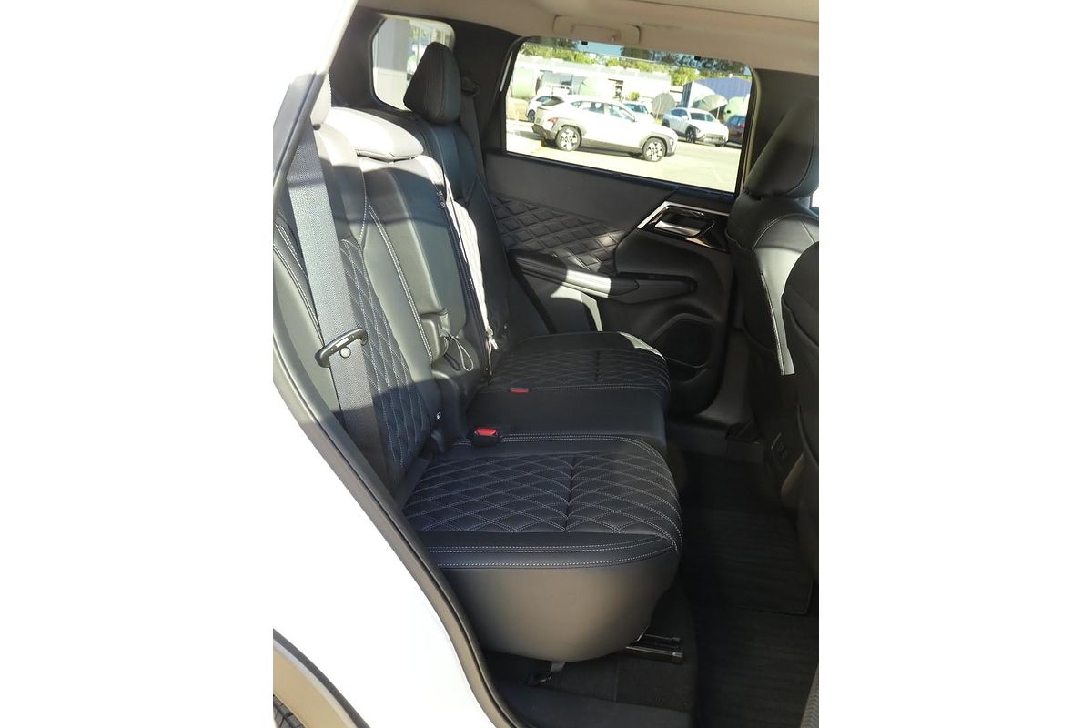 2024 Mitsubishi Outlander PHEV Exceed ZM