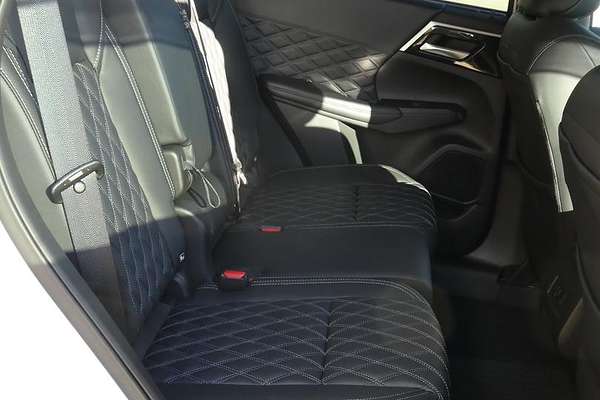 2024 Mitsubishi Outlander PHEV Exceed ZM