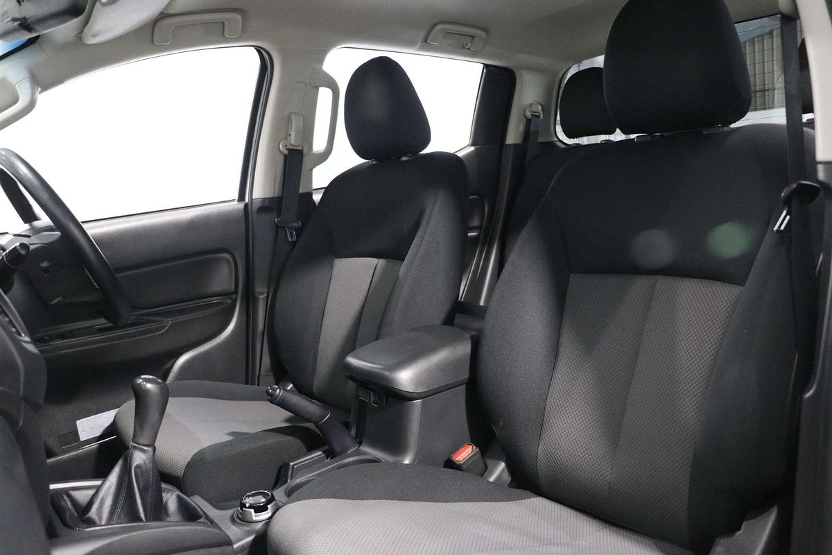 2019 Mitsubishi Triton GLX MR 4X4