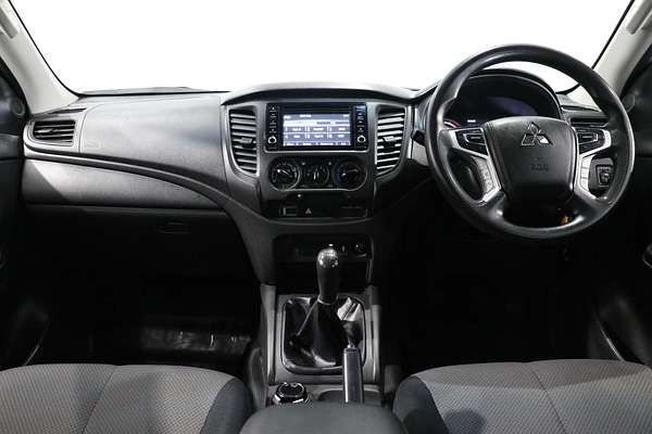 2019 Mitsubishi Triton GLX MR 4X4