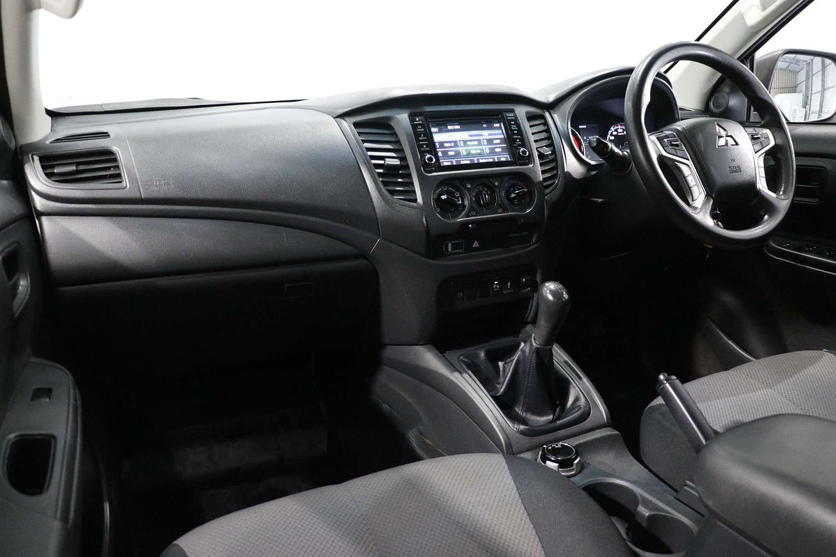 2019 Mitsubishi Triton GLX MR 4X4