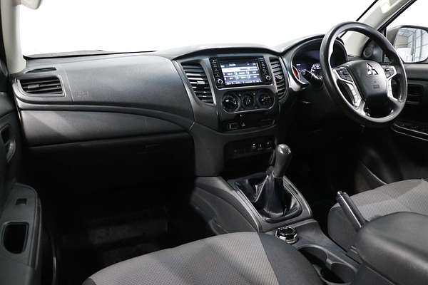 2019 Mitsubishi Triton GLX MR 4X4
