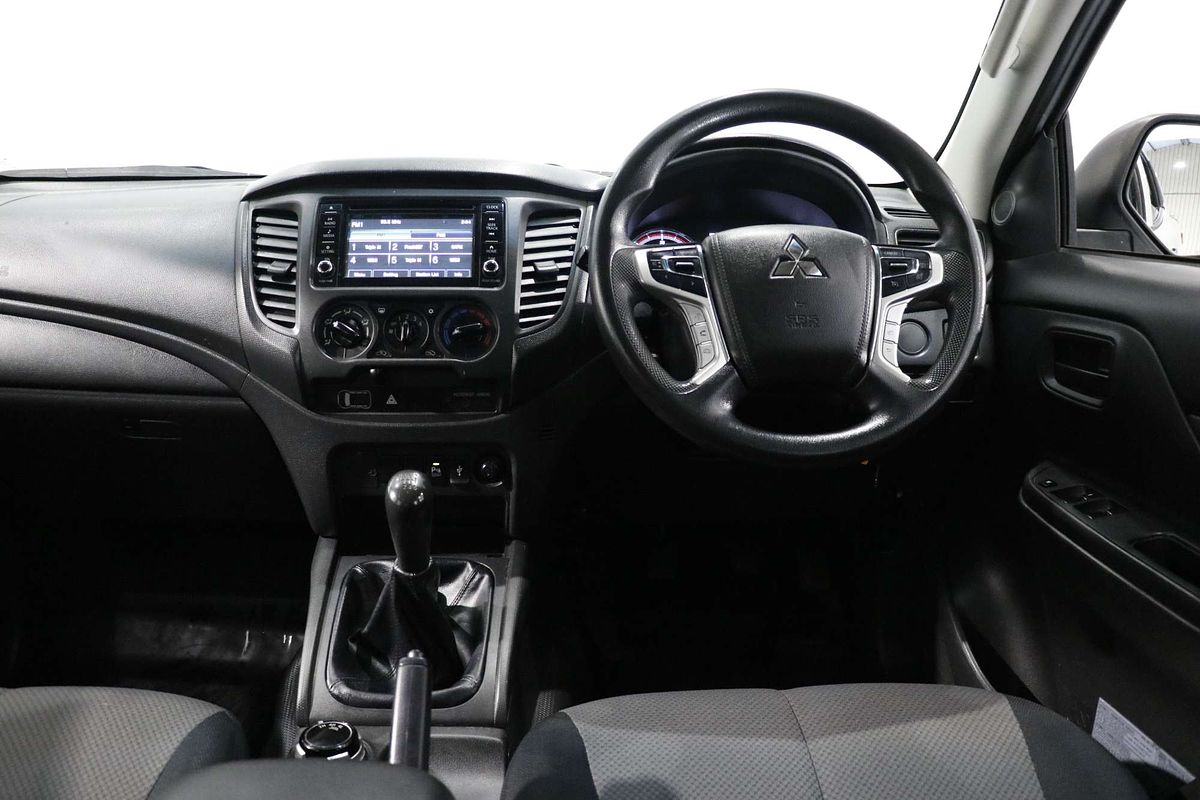 2019 Mitsubishi Triton GLX MR 4X4