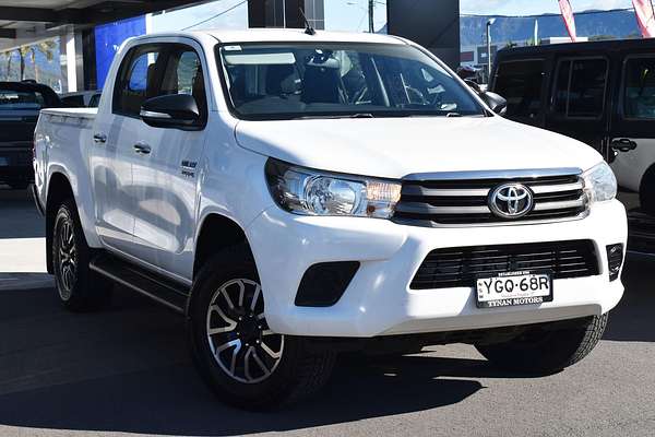 2017 Toyota Hilux SR GUN126R 4X4