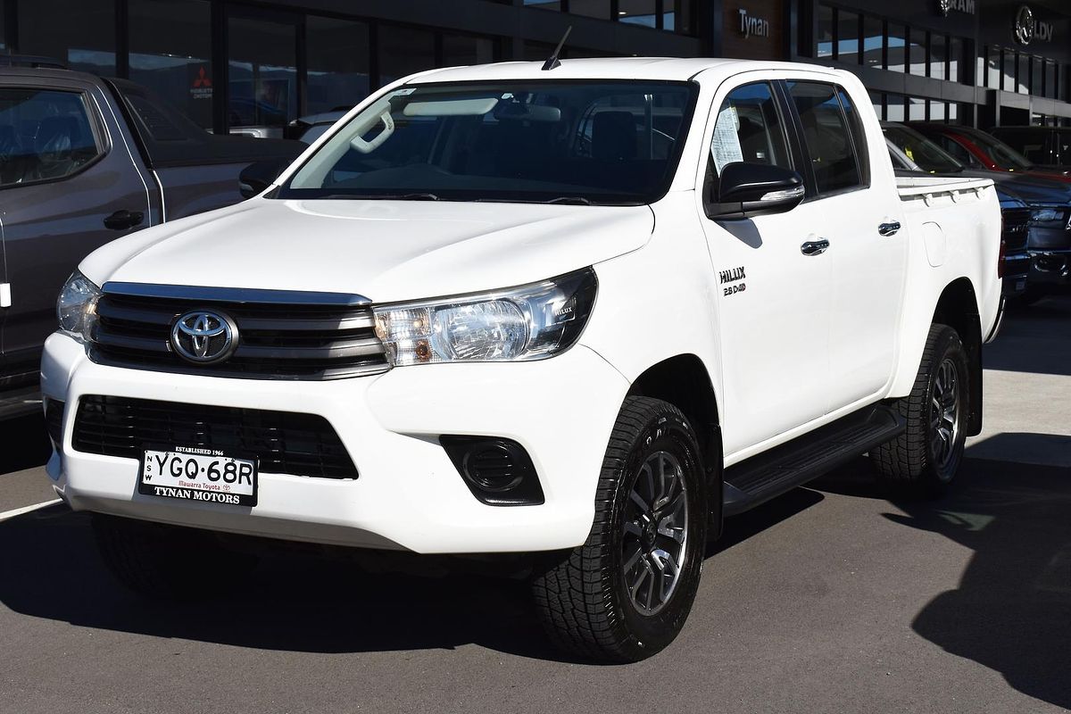 2017 Toyota Hilux SR GUN126R 4X4