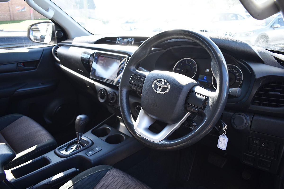 2017 Toyota Hilux SR GUN126R 4X4