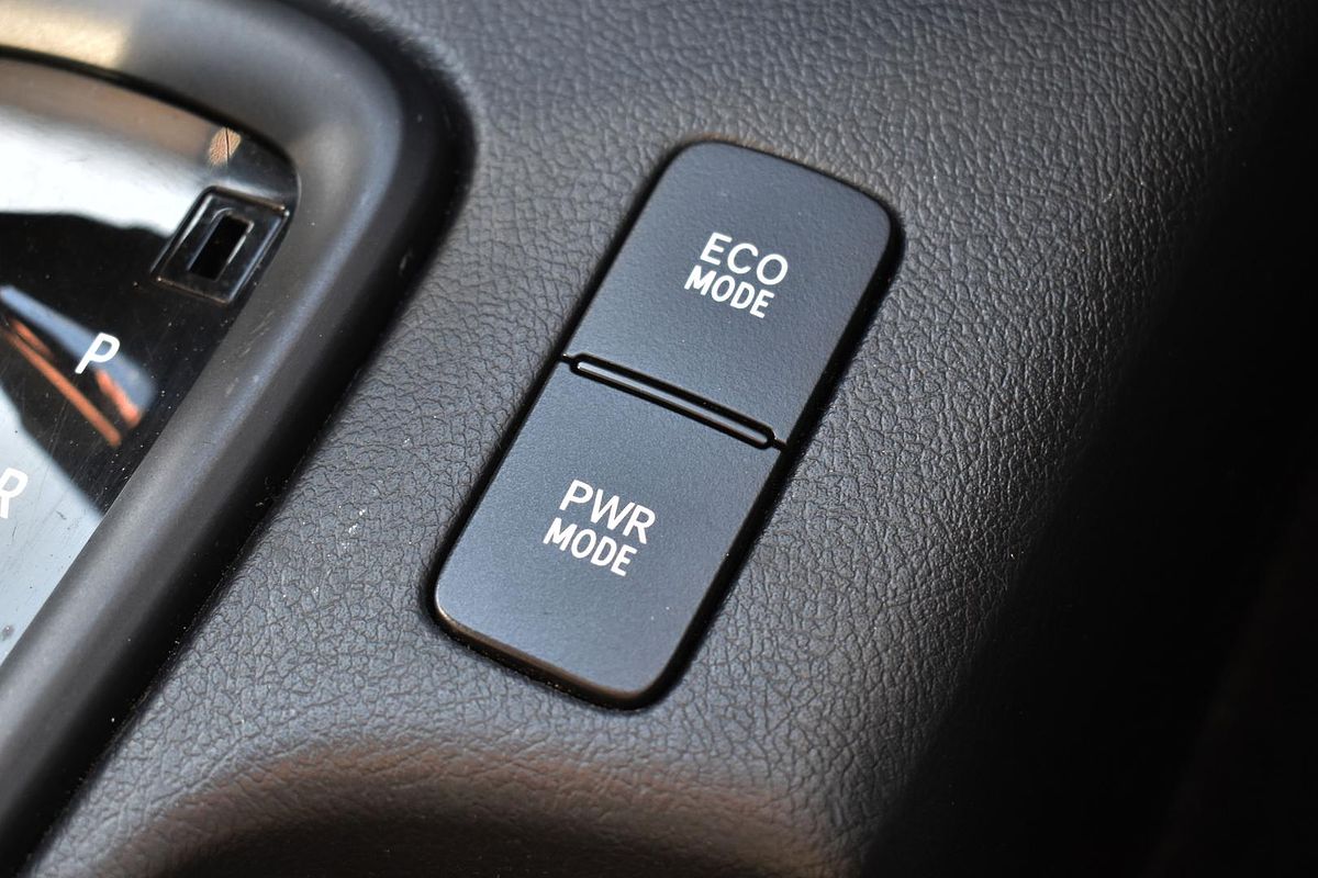 2017 Toyota Hilux SR GUN126R 4X4