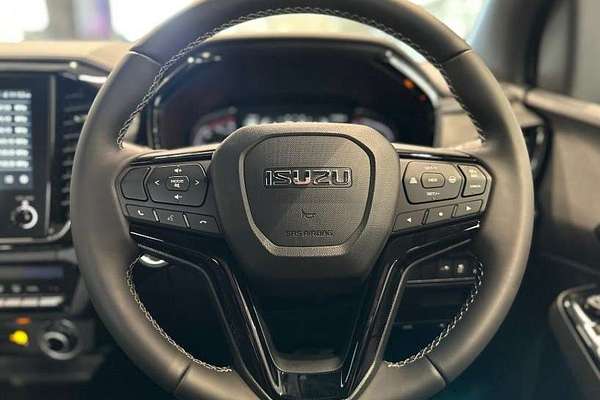 2025 Isuzu D-MAX BLADE 4X4