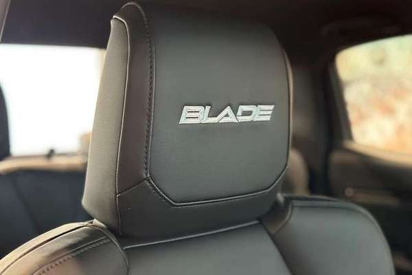 2025 Isuzu D-MAX BLADE 4X4