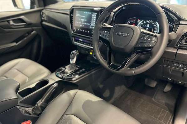 2025 Isuzu D-MAX BLADE 4X4