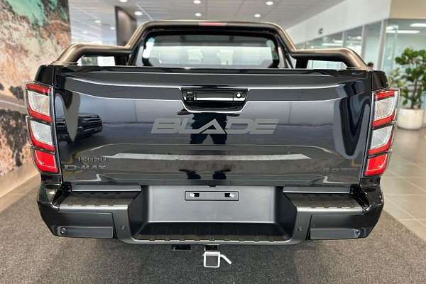 2025 Isuzu D-MAX BLADE 4X4