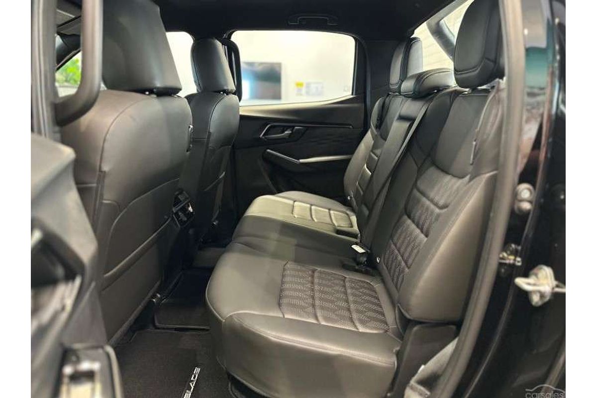 2025 Isuzu D-MAX BLADE 4X4