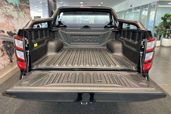 2025 Isuzu D-MAX BLADE 4X4