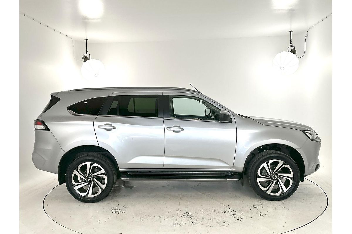 2022 Isuzu MU-X LS-T