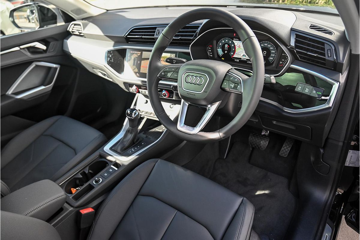 2025 Audi Q3 35 TFSI S line F3
