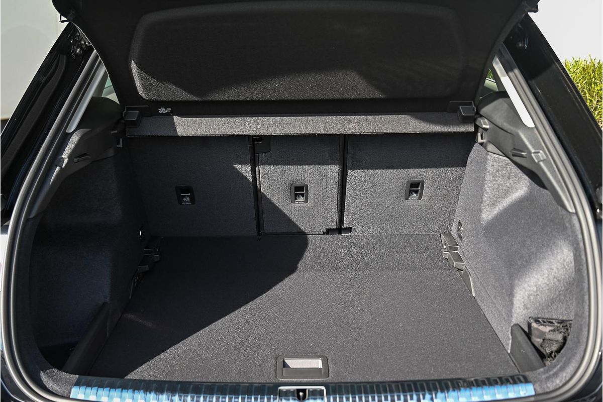 2025 Audi Q3 35 TFSI S line F3
