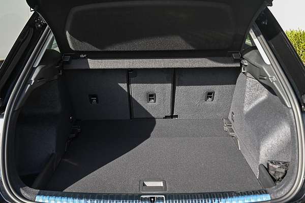 2025 Audi Q3 35 TFSI S line F3