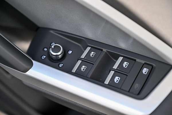 2025 Audi Q3 35 TFSI S line F3