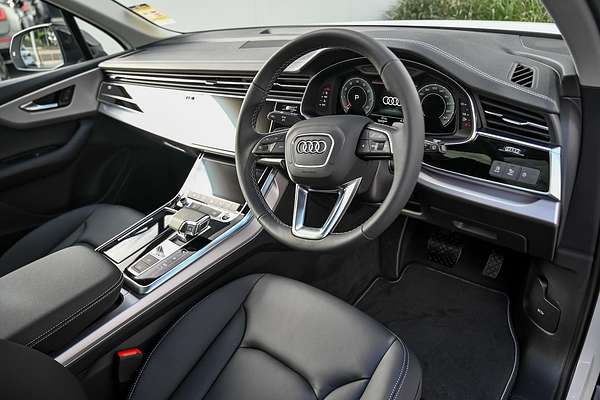 2025 Audi Q7 45 TFSI 4M