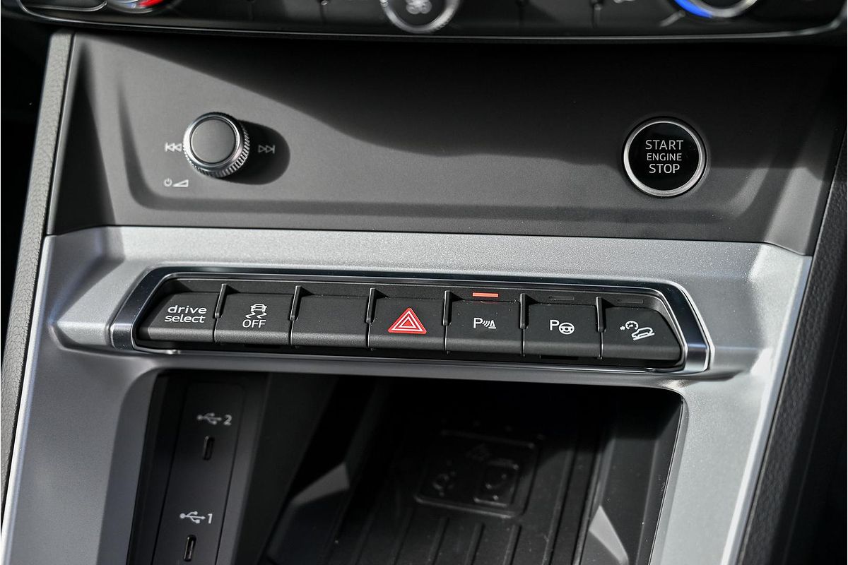 2025 Audi Q3 35 TFSI S line F3