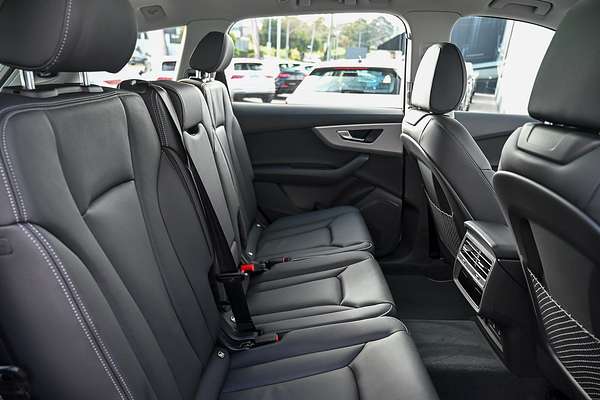 2025 Audi Q7 45 TFSI 4M