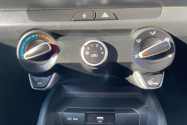2024 Kia Stonic S YB