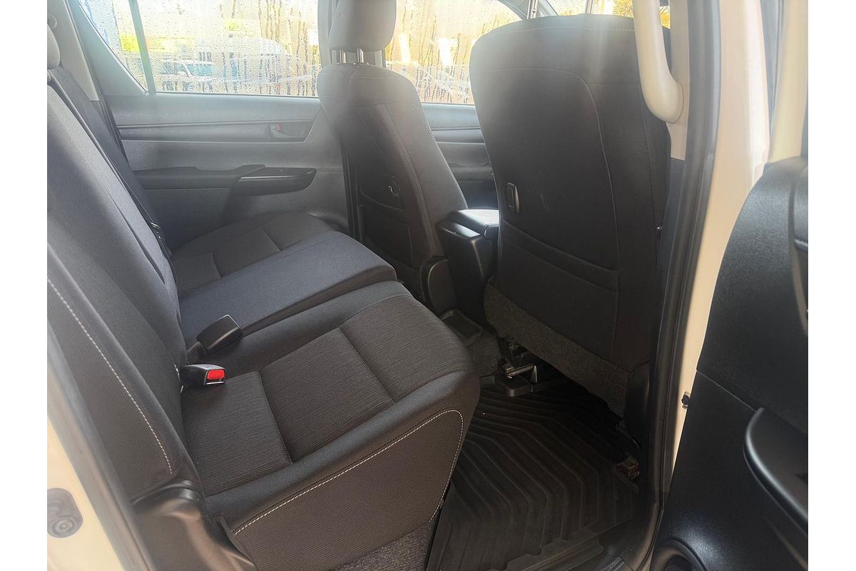 2017 Toyota Hilux SR GUN126R 4X4
