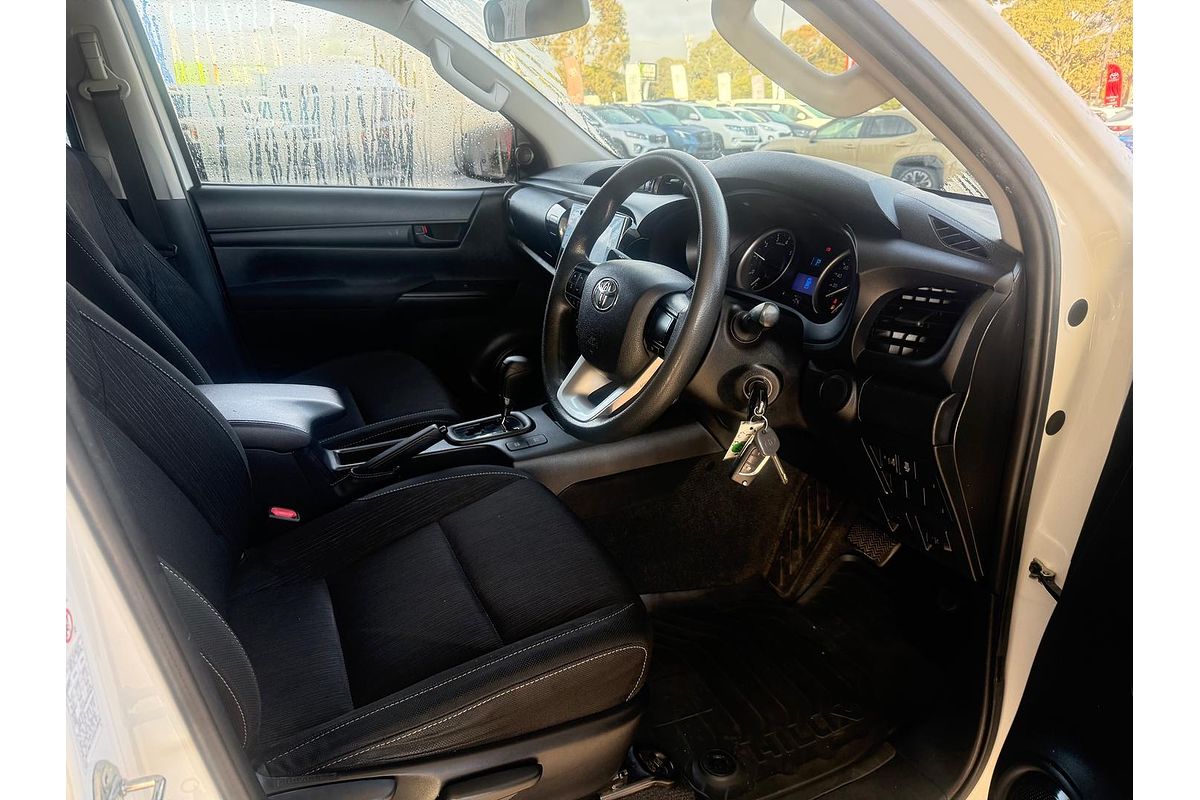 2017 Toyota Hilux SR GUN126R 4X4