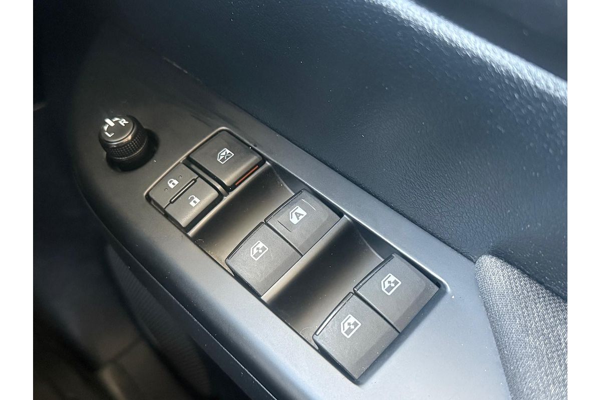 2017 Toyota Hilux SR GUN126R 4X4