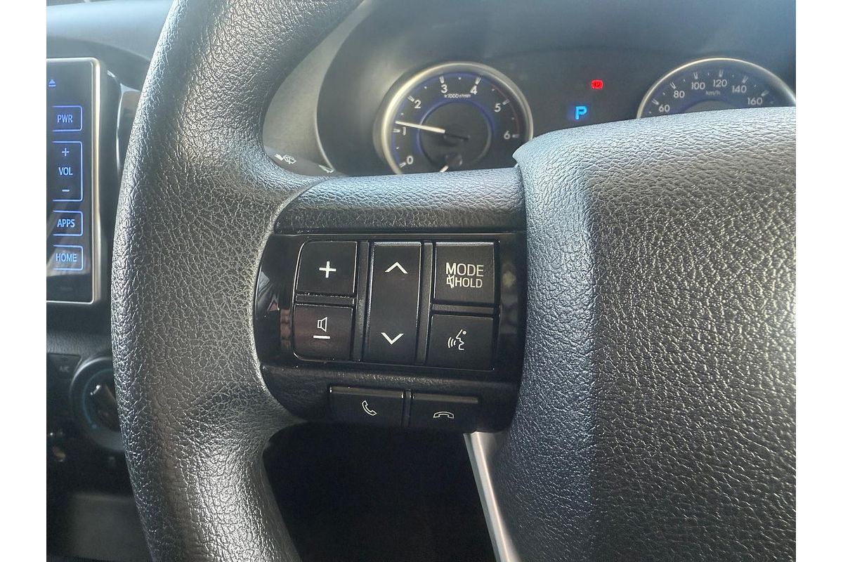 2017 Toyota Hilux SR GUN126R 4X4