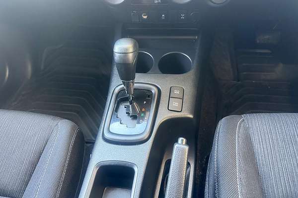 2017 Toyota Hilux SR GUN126R 4X4