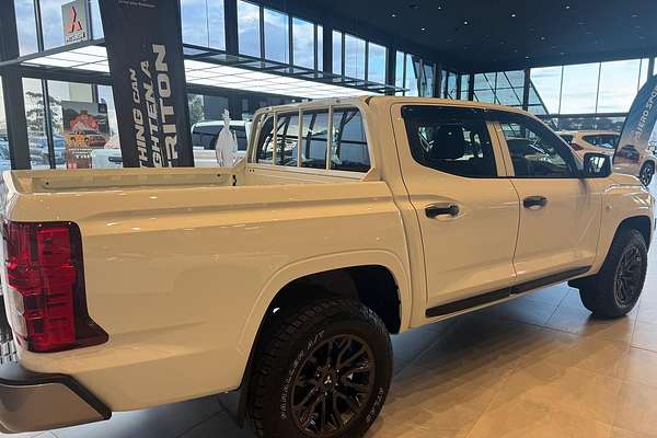 2025 Mitsubishi Triton GLX MV 4X4