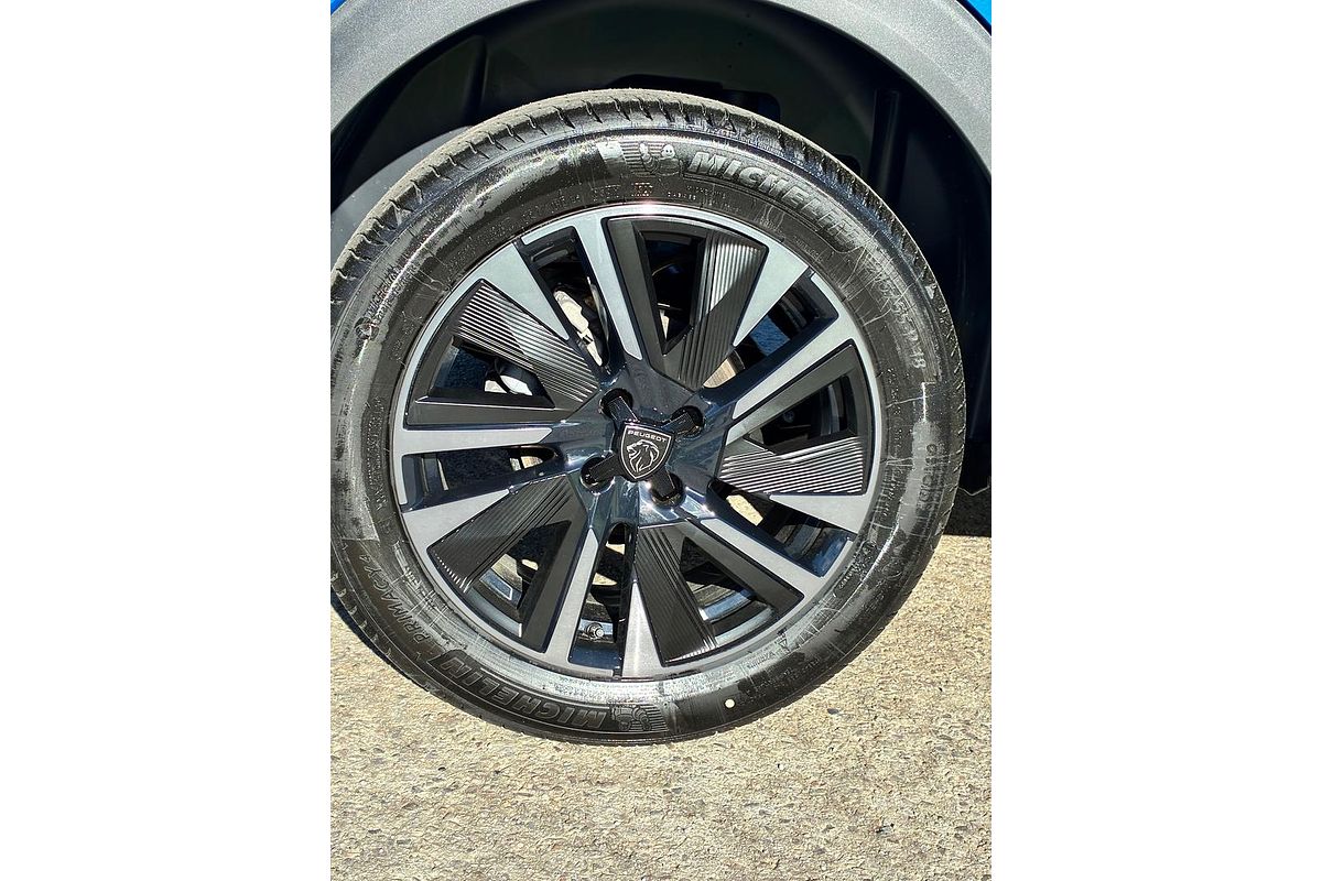 2025 Peugeot 2008 GT Hybrid P24