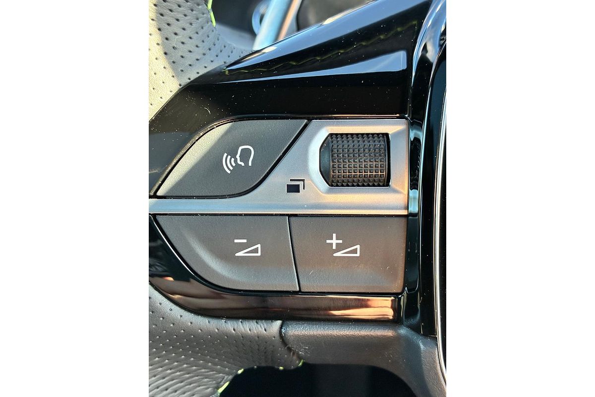 2025 Peugeot 2008 GT Hybrid P24